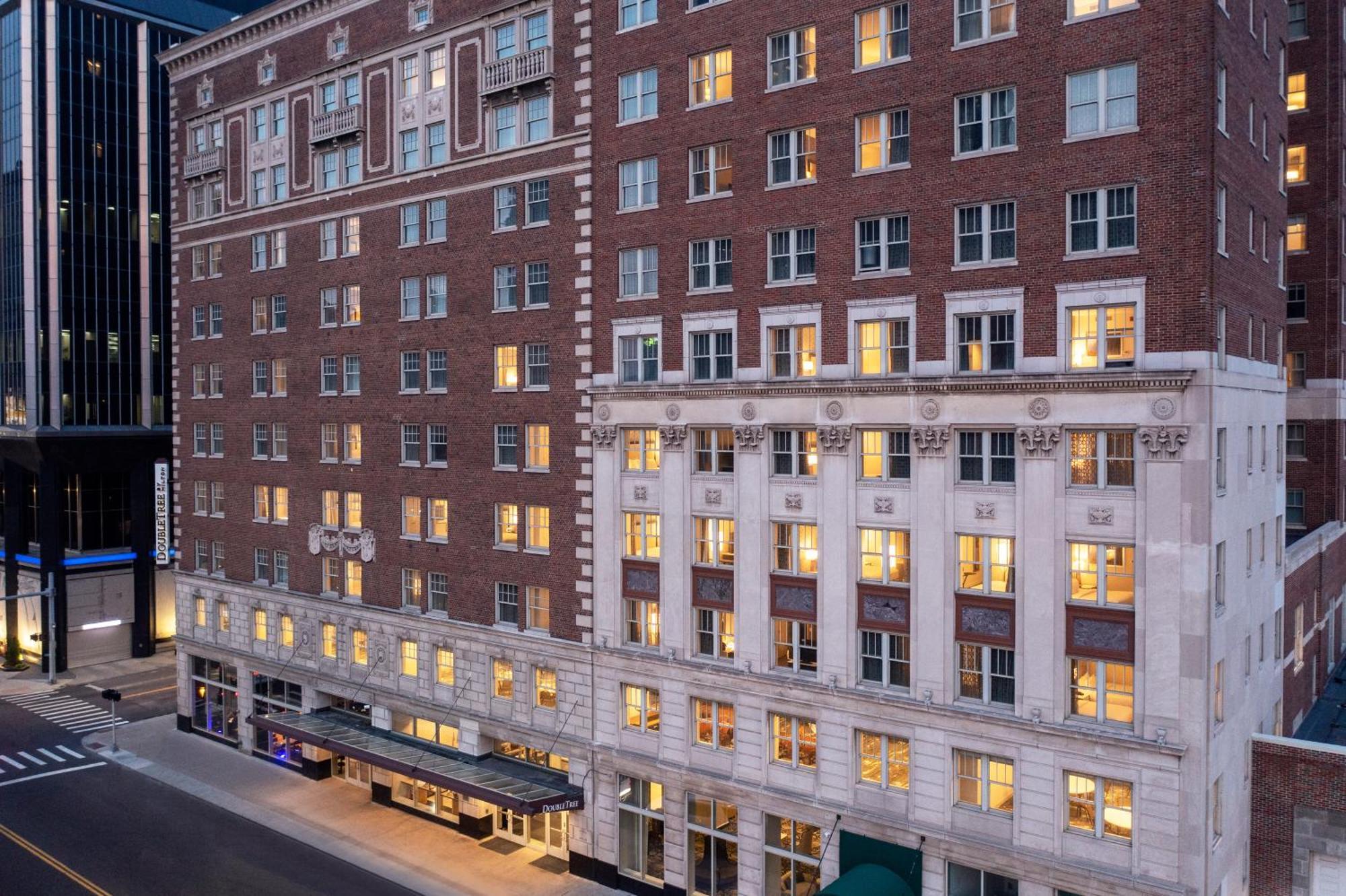 Doubletree Suites By Hilton Hotel Detroit Downtown - Fort Shelby Exterior photo